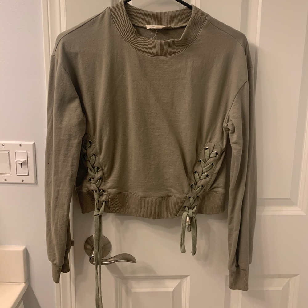 Cropped long sleeve tie shirt